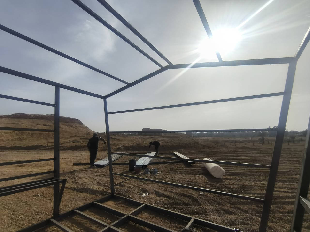 ايهاب المحمدي للحدادة العامه المتنقله
ابواب شبابيك محجلات كرفانات مصاعد سقائف بانواعه باسعار مناسبه 
للتواصل، ***********
