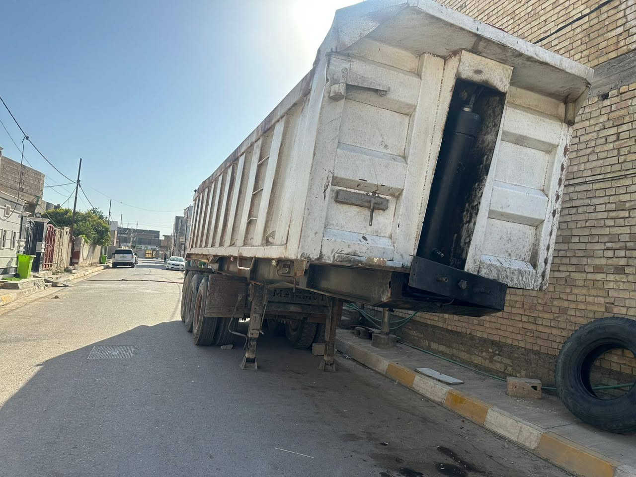 للبيع حداديه دناكير ١٦ شريط جديد تاير نص ٣٢متر سعر١٢٥ مكان فلوجه ***********واتساب ***********٢
