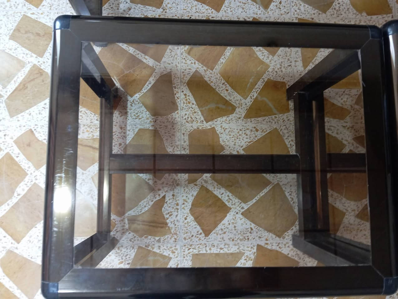 السلام عليكم ميز كبير وطبلات عدد 2  للبيع السعر 30  الاتصال ***********
