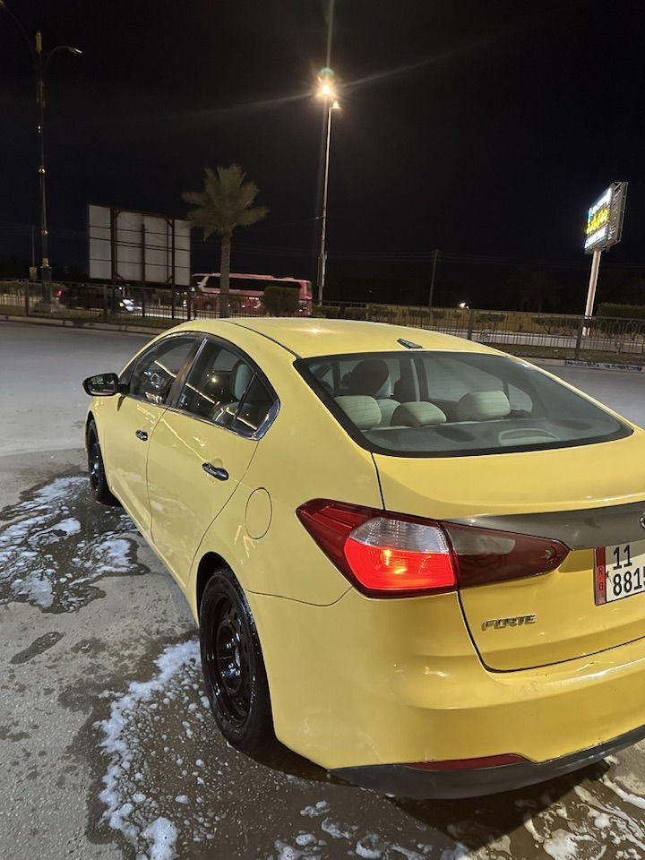 سلام عليكم فورتي 2015  وارد أمريكي حادثها بس خشم الجاملغ وشويه ب البنيد مكينه GDiستوني مجفتها تجفيت درجه اولى غراض كلها جديده ضمان سنه سياره جديده رقم بغداد مكان السياره كربلاء مواصفات نص فول السعر 115 وبيها مجال قليل رقم المبايل ***********
