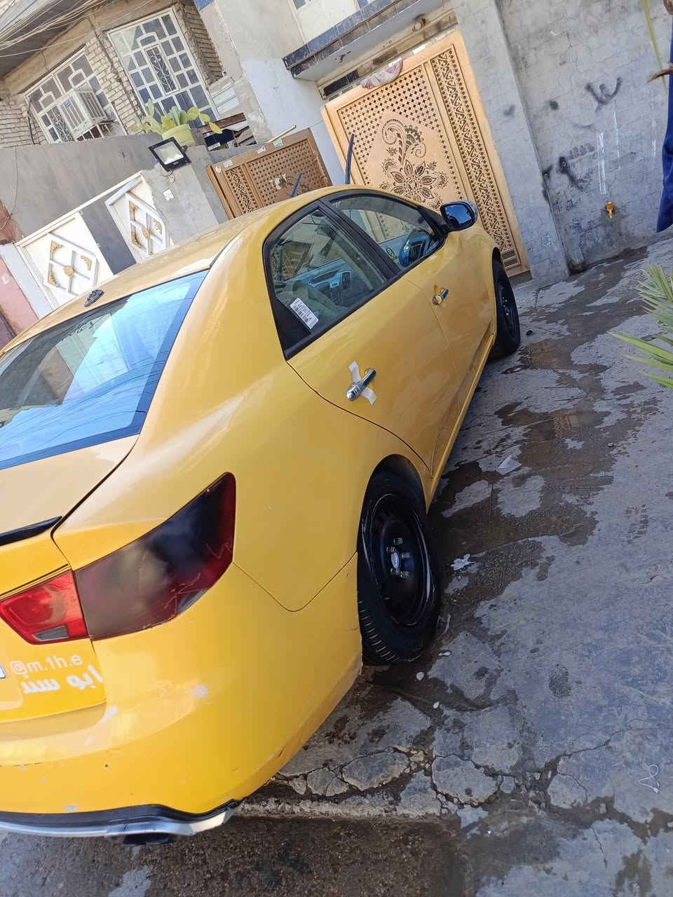 سلام عليكم فورتي موديل ٢٠٠١١ امريكي حادث باب وجاملغ امامي سايق بدون دواخل وبل عراق جاملغ امامي. ايمن  محرك كير لوك صدر خلفي امامي جديد تخم تاير هوة ول اويالة جديد رقم بغداد دولي هزة جديدة تحويل مباشر بسمي السعر ٧٨ وبيه مجال للطيبين رقم الهاتف ***********
*********** بغداد
