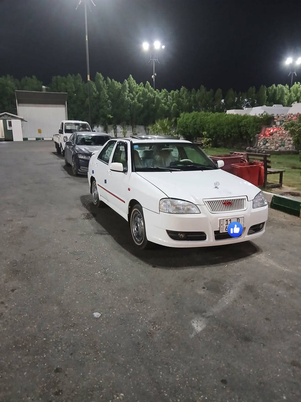 السلام عليكم للبيع شيري كوين موديل ٢٠١٠ سيارة جديدة ماشية( ٥٠الف حقيقي)
بسمي تحويل ثاني يوم كير محرك بلادي شركه تخم تاير خط ابيظ  باتري جديد داخل جديد مكان السياره بغداد حي الجهاد  ***********
