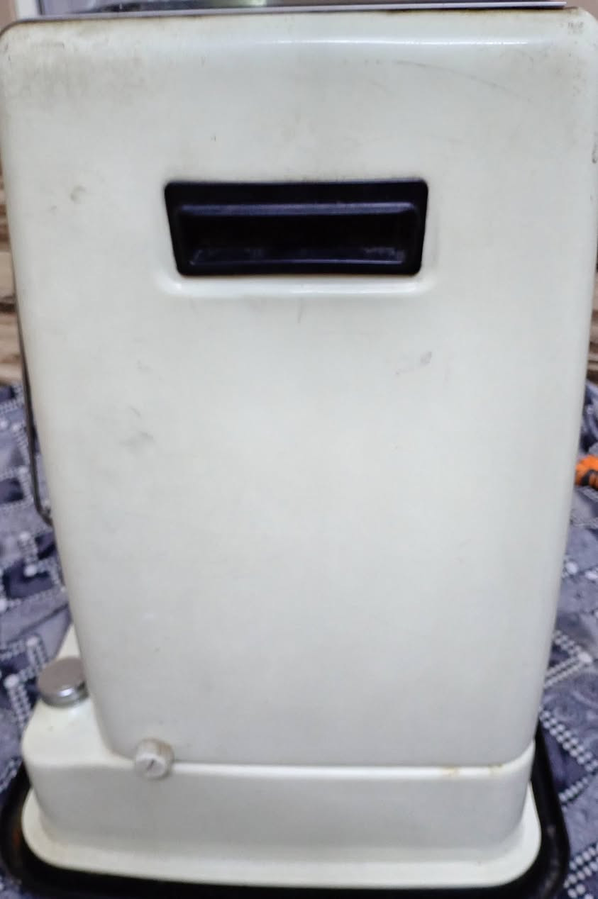 هاي الصوبه بدون كسر لحيم وصبغ سعرها 50.. المكان الموصل الأيسر ... ملاحظة... لا يوجد توصيل ***********
