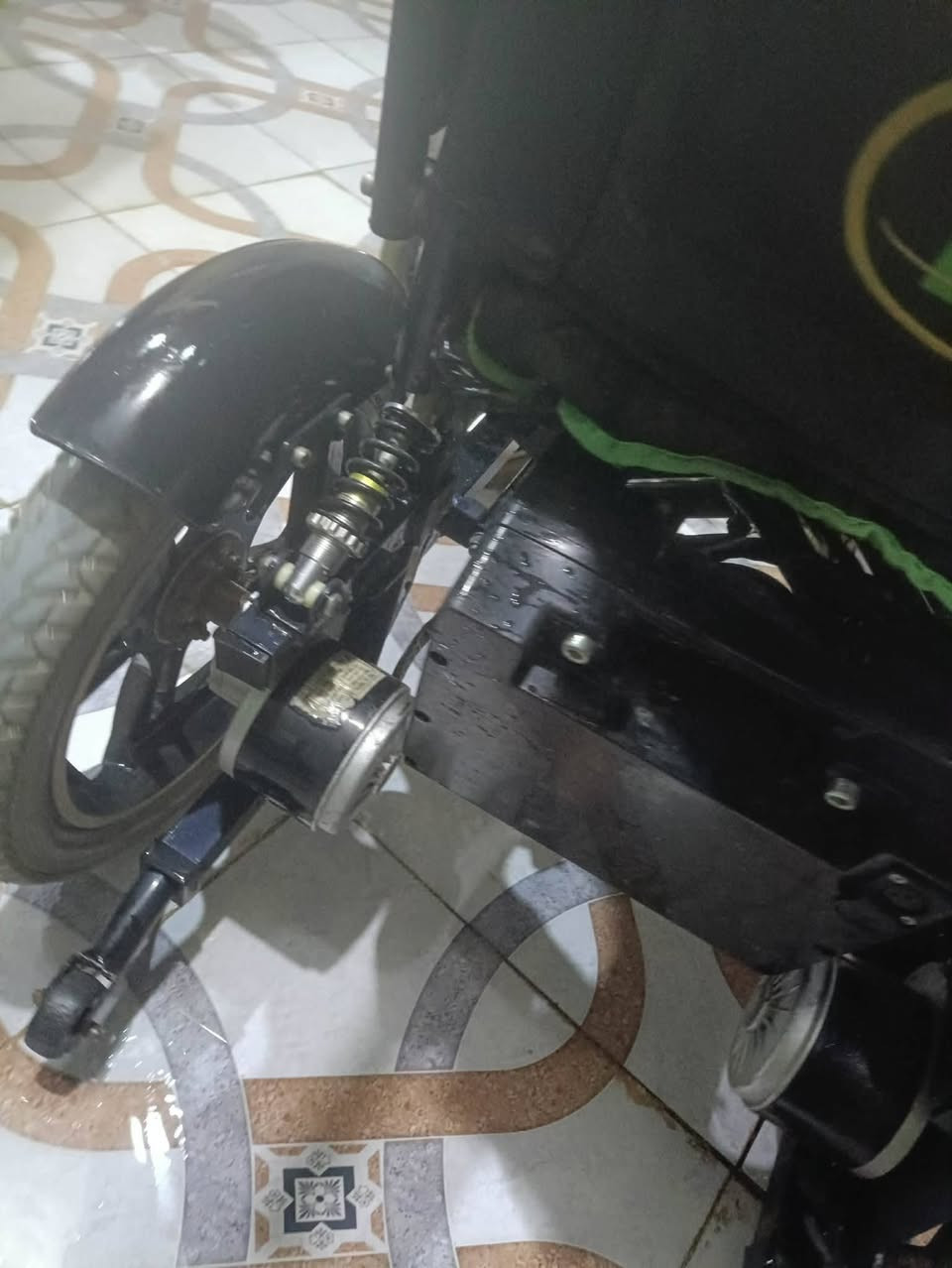 السلام عليكم
عدنه عربانه للبيع +كير جديد +وبطاريات جديده+سعر300 وبيه مجال 
محافظه بابل 
رقم الهاتف ***********
