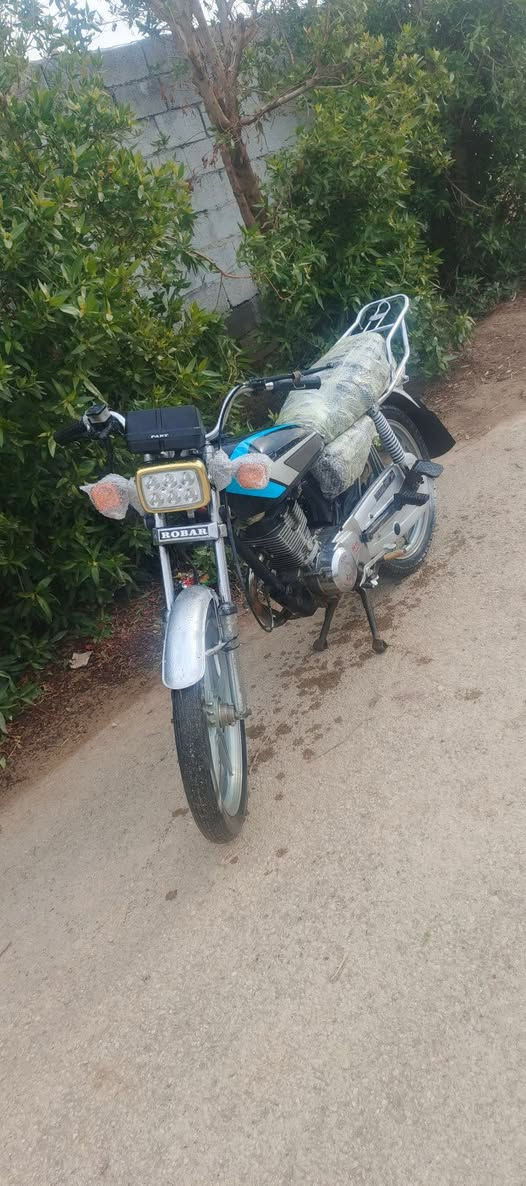 دراجه اربعه كير موديل ١٨
بدون اوراق سعر 260 وبيها مجال 
ديالى خان بني سعد 
***********
***********
