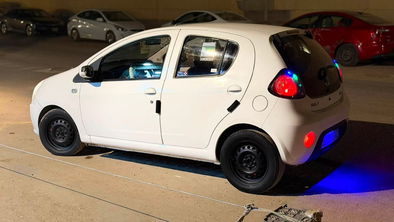 عن بيع جيلي باندا.    الموديل 2013 🚙🚗
مكفوووله عدا شخط بالباب الخلفي  وعالجته وشرط فحص ونار وين مايعجبكم 
شاشه عرض تلفازي 🖥️📽️📟💽🎆
تحكم مري جانبيه ⌨️ جام كهرباء ال 4 ابواب 🎛️
لدات  LED مزوده 💯🔱 بلوجكترات دعاميات صطاب لايت شغال 💡
طفاية حريق 🧯
صدرها كلة جديد و 100/‎%‎💯بشرط الفحص ترايك وين مايعجبك بسمنه سنويه لل2031 وهزه سنه كامله ورقم اوربي

كير 🕹️ومحرك شرط مامفتوحة

 وتبريد ثلج شاهد الله بعز الضهر حماوه ربع وعل فحص خير من الله 
سويجات 2 بيها وماشيه68
 مكان بغداد الاسفسار عل رقم واتس او اتصال 

***********
