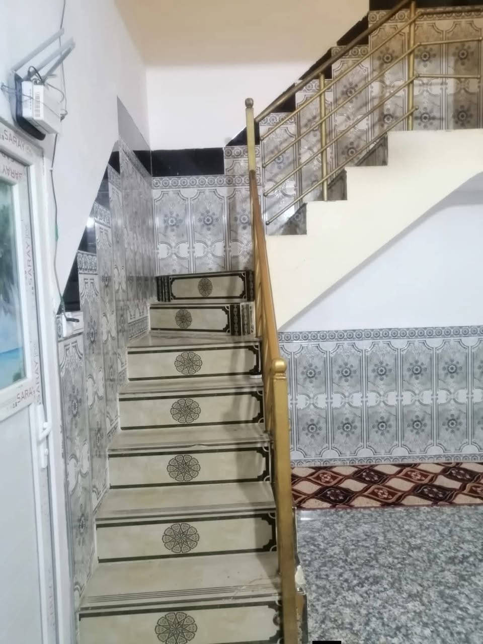 💢السلام عليكم
☘️اللهم لك الحمد حتى ترضى 

🏦دار سكـــــــــــــن للبيع طابوو صرف 

#يباع ع مبادره مع معاملة مبادره 

📌الموقع:- حي الفرات شارع جامع العقيله 

📐المساحه:- 100م مربع طابقين كونكريت مسلح 

☘️محتوياته:-

✅غرفتين نوم 

✅صالتين 

✅مطبخ 

✅استقبال 

✅صحيات 

✅سطح اشتايگر + ستاره

ــــــــــــــــــــــــــــــــــــــــــــــــــــــــــــــــــــ

#للاستفسار اكثر خاص او واتساب 

☎️هاتف:- ***********

☎️هاتف:- ***********

#مراجعـــــــة مكتب دبي للعقار والمقاولات العامه 

#عنوان المكتب سايدين الجمهوري مقابل مدرسة القدس
