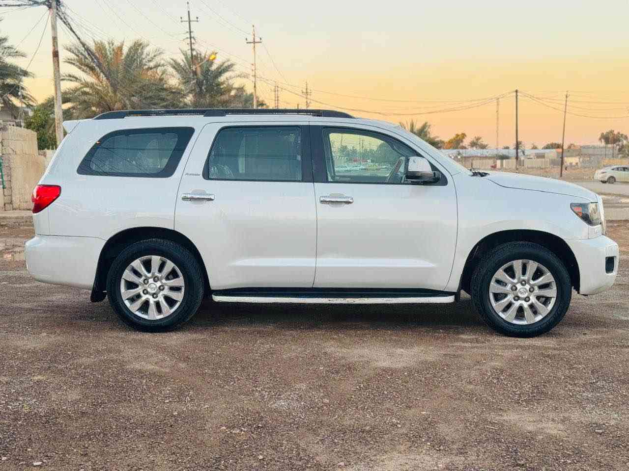 تيوتا سيكويا  بلاتينيوم 
بسمي مشروع وطني 
موصفاتههً معروفه
داخل مشمشي
.الموديل:2009
.المواصفات(platnum) 1/1
ماشيه 200 الف
.سلايد روف
كشناتً جلد
.زراكات 
.كامره
.تحكم ستيرن جهتين
.ستيرن كهرباء
.مري شفط
.كشنات جلد +تدفئه تبريد
.بردات جانبيه بلاديه
.شاشه ايباد
.V8(5700)
.بعد بيها هوايه مواصفات 
سياره مكفول كفاله عامه 
ييهه شبر صبغ يم جاملق خلفي
.السعر 170
مكان السياره بغداد
***********
*********** بغداد, العراق
