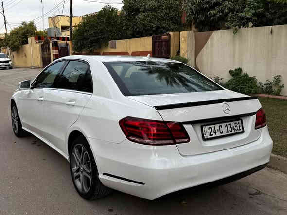 السلام عليكم 
للبيع 
مرسيدس بنز  E200 2014 
وارد الماني بصمتين وضمان 
بيها صبغ مثل ما موضح بالسونار بدون حادث 
محرك 4 سلندر 2000 توربو مكفول 
كير 7 نمر مكفول 
تبريد ثلج 
صدر وتايرات جدد 
كشنات كهرباء 
جلد 
اوتو ستوب 
مثبت سرعة 
رقم دهوك سنوية جديدة بسمي 
*********** 
السعر 162 ورقة وبيها مجال انشاء الله بغداد
