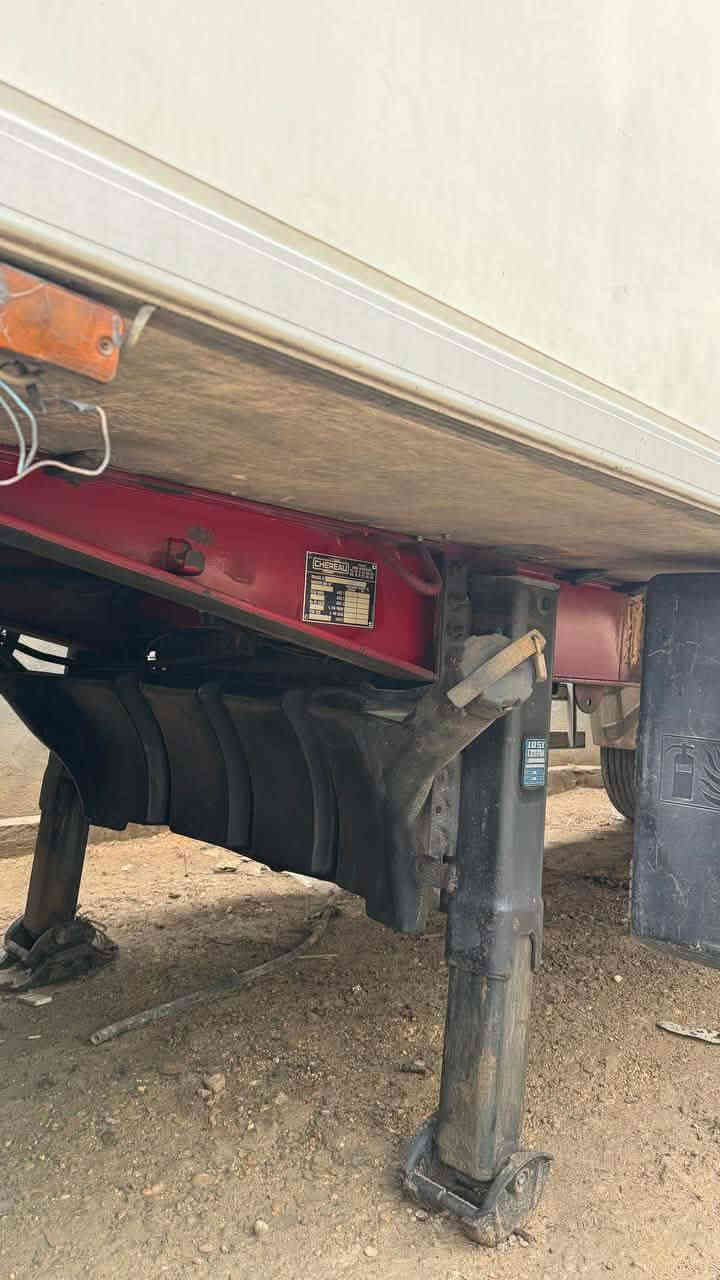 سلام عليكم براد البيع موديل 2002 بحرك اسبي ثري اربع دكم شاشه زقيره  دنكير علاك مجموع بيبي بنز كاعيه جكر اتفاع 60ستندر سمك 7 ***********الاستفسار عله رقم
