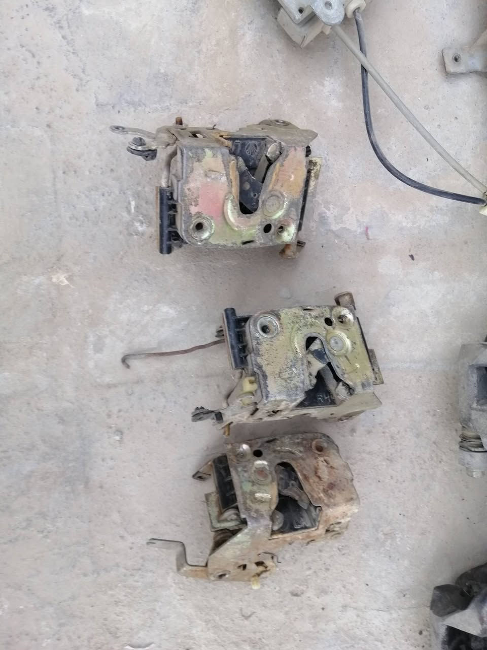 السلام عليكم ادوات برنس عادي للبيع السعر 100الف العنوان كربلاء المقدسة الاتصال على  ***********
