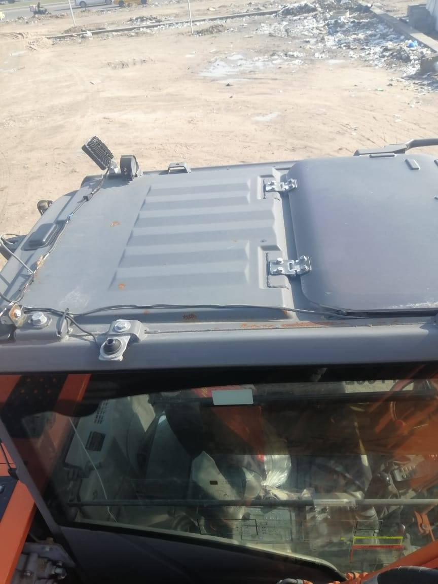 سلام عليكم  هيتاشي زت ثري فول موصافات مكينه وكلشي جاهز للعمل حجم 170 رقم اربيل وسنويه جديدة.  وراعيها حاضر للتحويل السعر 6 شدات ونص
***********
