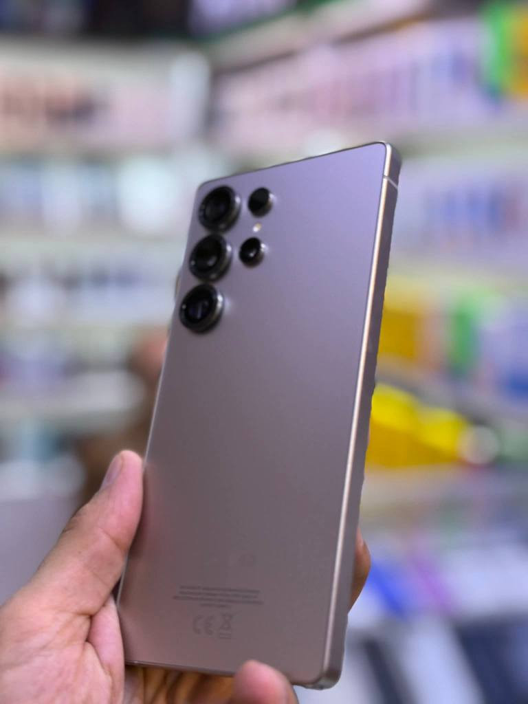 كلكسي S25 الترا تيتانيوم ذاكره 256 عشوائيه 12 +12
غراضه كامله اصليه مطابقه شرق اوسط جديد جهاز
مستعمل شهرواحد جهاز بعده جديد  مع ضمان 
للبيع او مراوس جهاز شرط الفحص ضمان سنه شركه جبال
نضافه 100%  دبل شريحه  سعره 1170 الف جهاز مكفول 
 *********** مكاني كربلاء كربلاء, العراق
