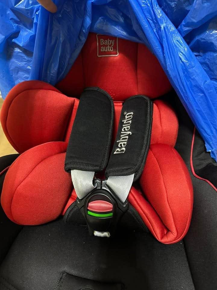 للبيع 
براند امريكي autobaby
مستعمل بحالة جيدة
يتحمل وزن من 0 الى 36 كيلو
اغراضه كاملة كلها 
السعر 100 الف أربيل, العراق


**إذا كنت صاحب هذا الإعلان وتريد حذفه لأي سبب، رجاءا أرسل رسالة إلى الدعم الفني**