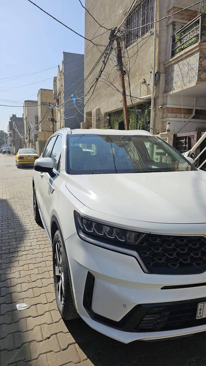 سورنتو ٢٠٢٣ خليجي مكفولة كفالة عامة 
رقم اربيل سنوية ٢٠٢٧ 
سيارة على وضع الشركة ماشية ٣٩ الف حقيقي
مواصفات :
محرك ٤ سلندر ٢٥٠٠ MPI قوي عزم ٢٦٥ كيلو نيوتن
 بصمة تشغيل وابواب وتشغيل عن بعد 
مانع انزلاق ومنحدرات 
٣ انظمة قيادة 
٥ راكب - قطعتين تبريد 
مصابيح اوتو وماسحات اوتو 
كراسي جلد وارضية مغلفة جلد 
مكانها بغداد الصليخ 
معروضة بسعر مناسب 245 $ وبيها مجال 
الشراي يتصل  ***********  بي واتساب .
تحياتي لاعضاء الكروب والتوفيق للجميع .

