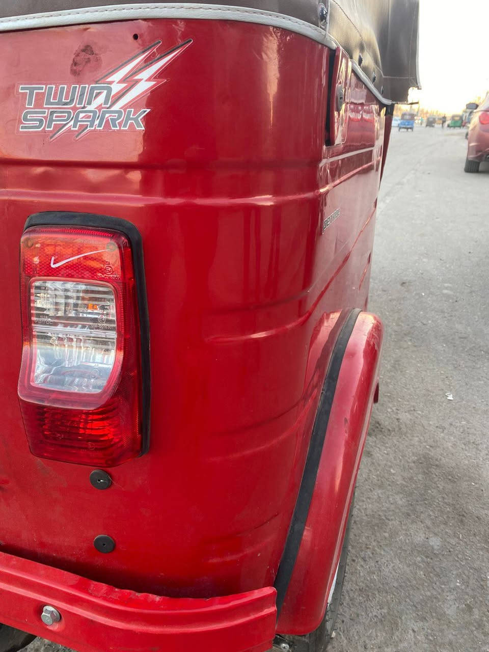 السلام عليكم تكتك موديل 18 تكتك بيه صفحه صبغ تكتك حلوه من صفاح من نصبه صفاح شرط موس ول لغود  بلاديه وحلوه مكينه تجفيت جديد صارله تلث ايام رقم بغداد نكليزي مكان سبع قصور *********** بغداد, العراق
