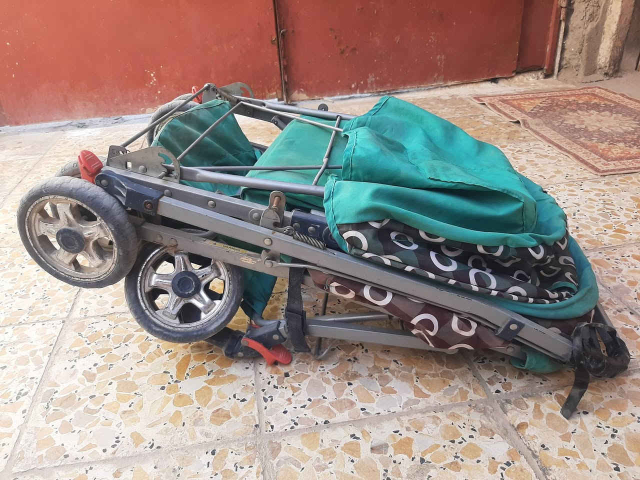 السلام عليكم عربانه أطفال للبيع نظيفة ما بيها شي
السعر 35 الف وبيها مجال

هذا الرقم فقط وتساب 

*********** 

أدمن ممكن توافق
