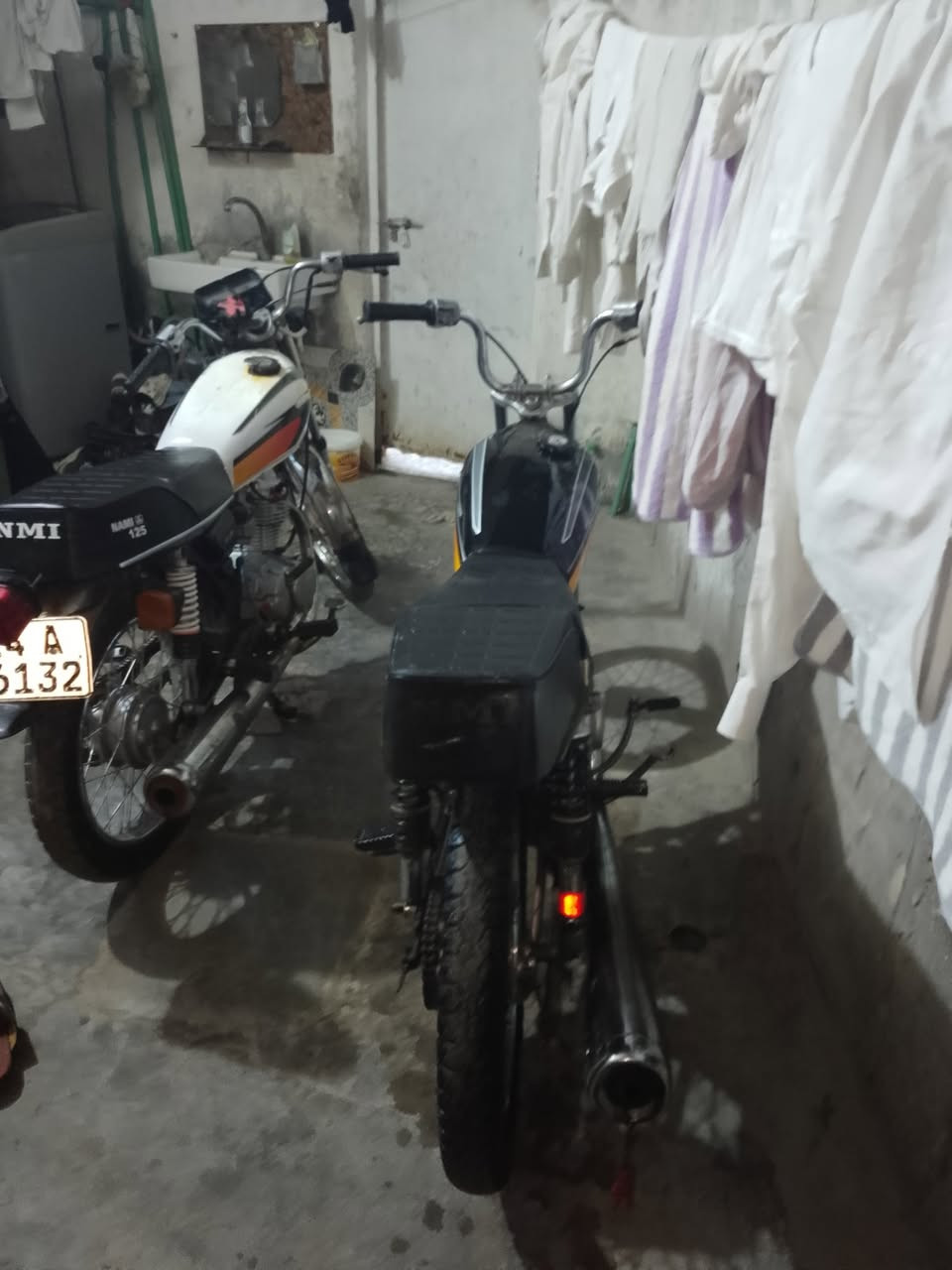 السلام عليكم دراجه انتنس موديل 20 كلك كلك للبيع دراجه حلوه وناعمه شلعه تشك الكاع  دراجه يرادلها فلنجه بس شاصي نضيف لاعواج لا لحيم السعر 400 وبيه مجال قليل مكان بصره معقل رقمي ***********
