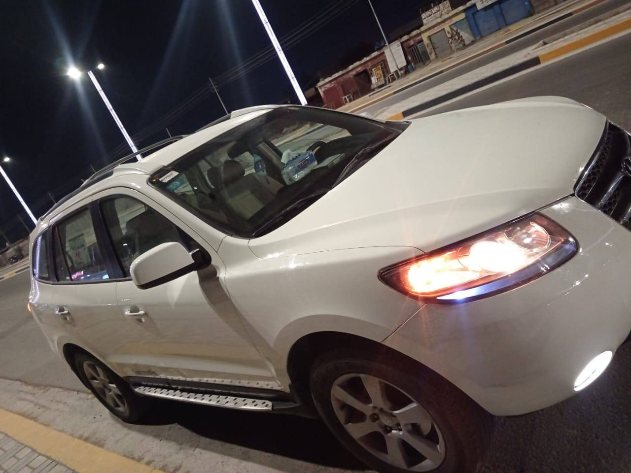 السلام عليكم. سنتافيا 2007. 7راكب. بيها 3 قطع صبغ بدون دواخل محرك 6 سلندر السعر 115 وبيها مجال. ***********.العنوان بغداد
