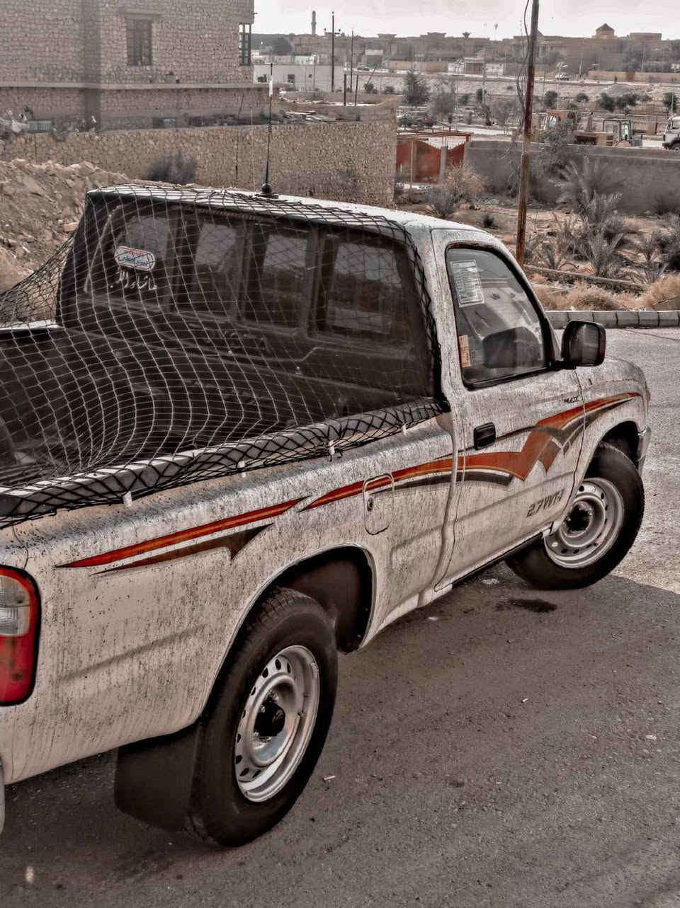 سلام عليكم شباب 2001 داخل ماروني كوتي سياره جديده محرك شادله بل صندوك تخم تاير سياره نضافه فول رقم انبار نكليزي تحويل مباشر  لسعر 95 وبيه مجال ***********
