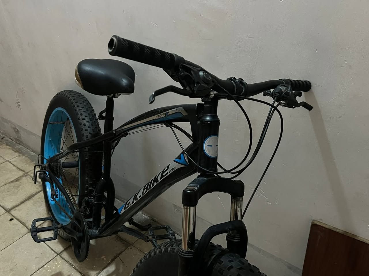 للبيع جديد ما مستعمل عندي بس مرتين طالع بي 200الف وبي مجال ‭0773 247 4879‬
