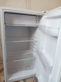 ثلاجة • مستعملة • ما دخلها تصليح