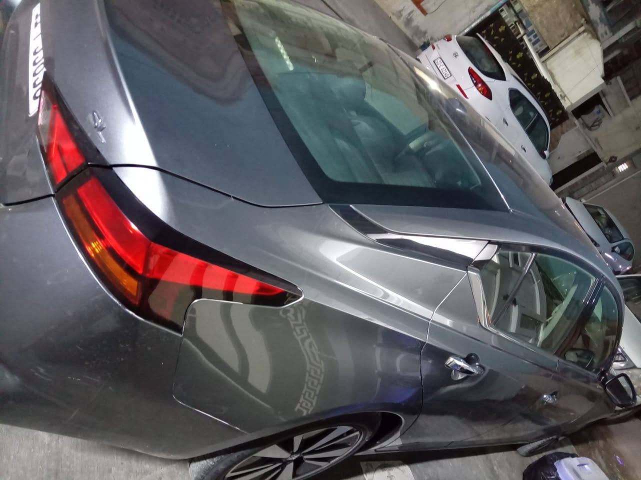 السلام عليكم من رخصت الادمن نيسان التيما ٢٠١٩ وارد أمريكي حادثه بداية دعاميه بيه قطعتين جاملغ يسره امامي وبنيد تحكم استيرن جهتين تدفئه تبريد قطعتين محرك ٢٥٠٠ فول واحد على واحد مكان سياره بغداد الغزالية شارع البداله رقم ***********او *********** سعره ١٤٠
