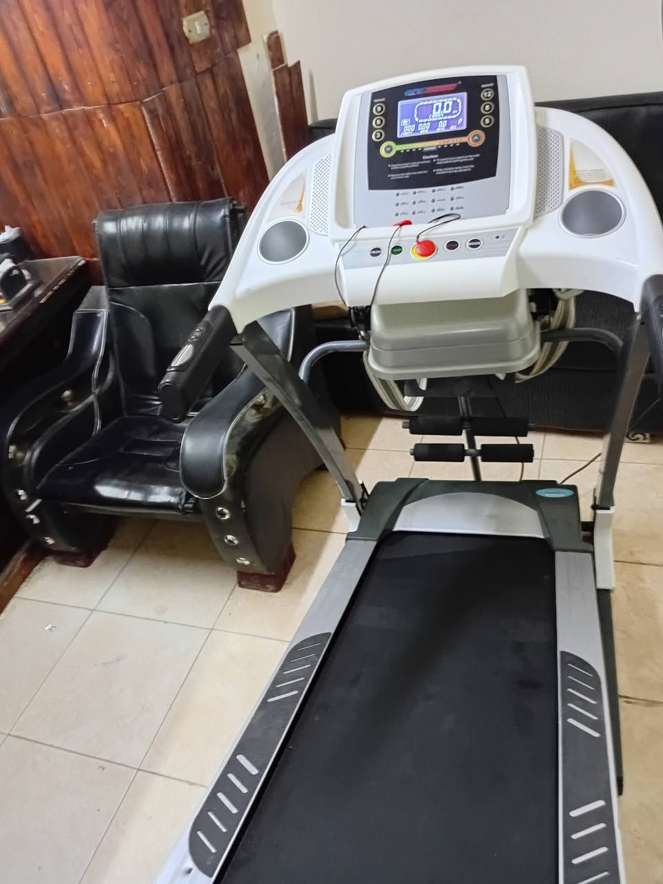 مشايه استخدام منزلي بسيط للبيع لعدم الحاجه حالتها تعتبر جديده اتنين متور بتتحمل حتا وزن ١٥٠ كيلو فيها كريزي فت لتفتيت الدهون


**إذا كنت صاحب هذا الإعلان وتريد حذفه لأي سبب، رجاءا أرسل رسالة إلى الدعم الفني**