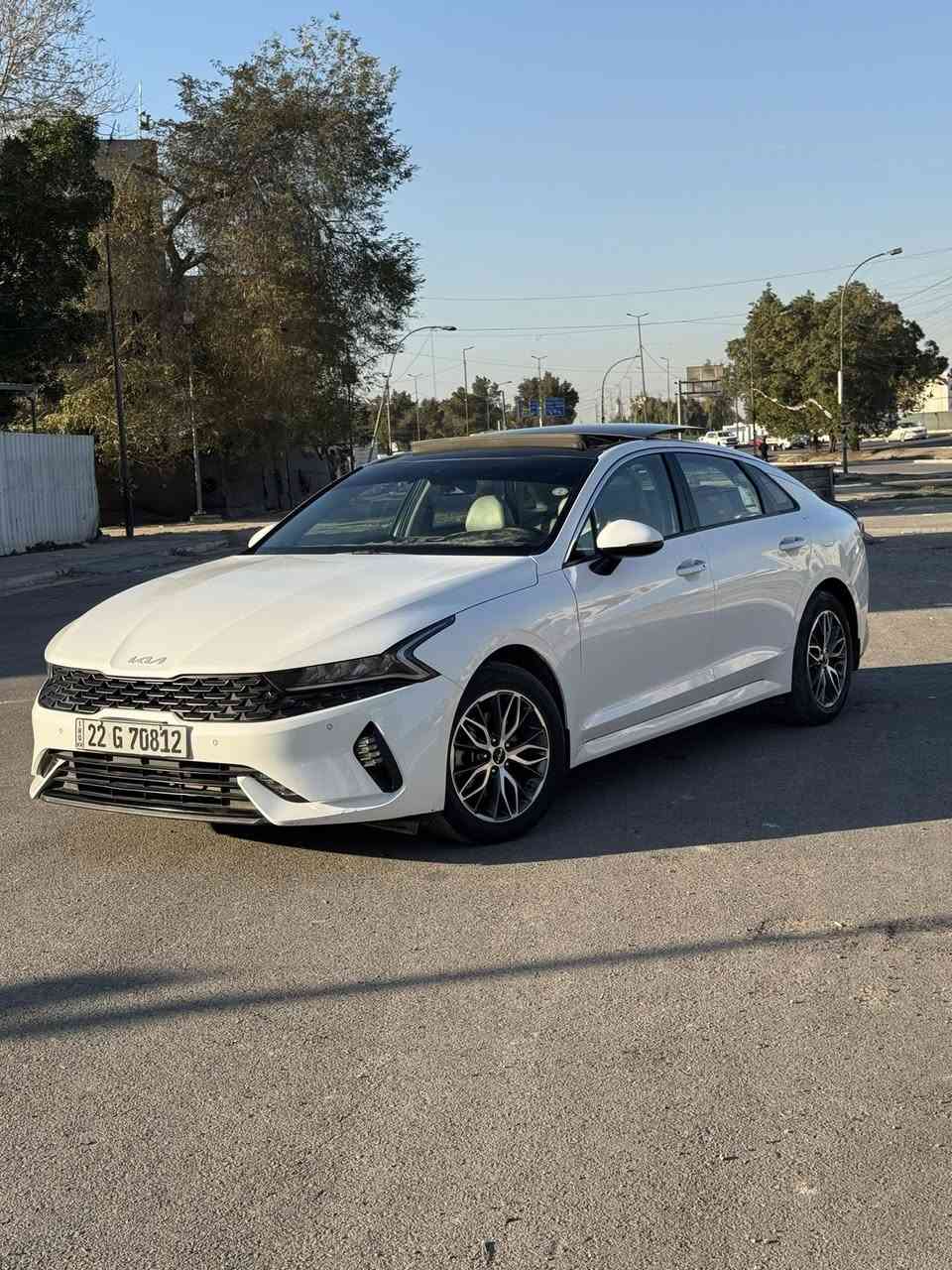 سلام عليكم
كيا K5 خلــيـجي
فول موصفات 
داخل كريمي 
بانوراما  
هاند بريك بصمه 
دخول ترحيب 
مري كهرباء
حساس امامي خلفي 
كشنات تدفى 
تبريد قطعتين 
تحكمً ستيرن  
وباقي الموصفات المعروفه
ماشيه 84 الف 
مكاني حي الاعلام 
السعر 203$
***********
