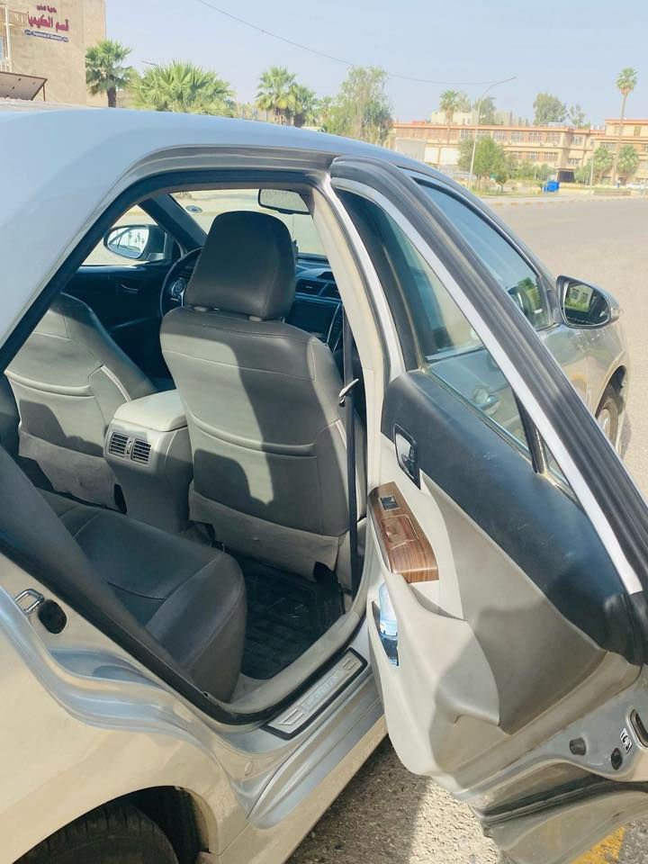 السلام عليكم
تويوتا كامري 2012 
  السعر 150$ 
خليجي SE  فول مواصفات 
بدون سلايت
تحكمات كهربائي 
صفر ضرر بس بي شبر واحد عل بارد من يم باب الخلفي  
قطرة صبغ  مابي
محرك 2400
كوبون بانزين 
سنوية باسمي 
رقمها اربيل جاهزه مجهزه شغل واطلع  فول نضافه كلين 
شراي تفضل خاص اتصال واتس اب ***********
