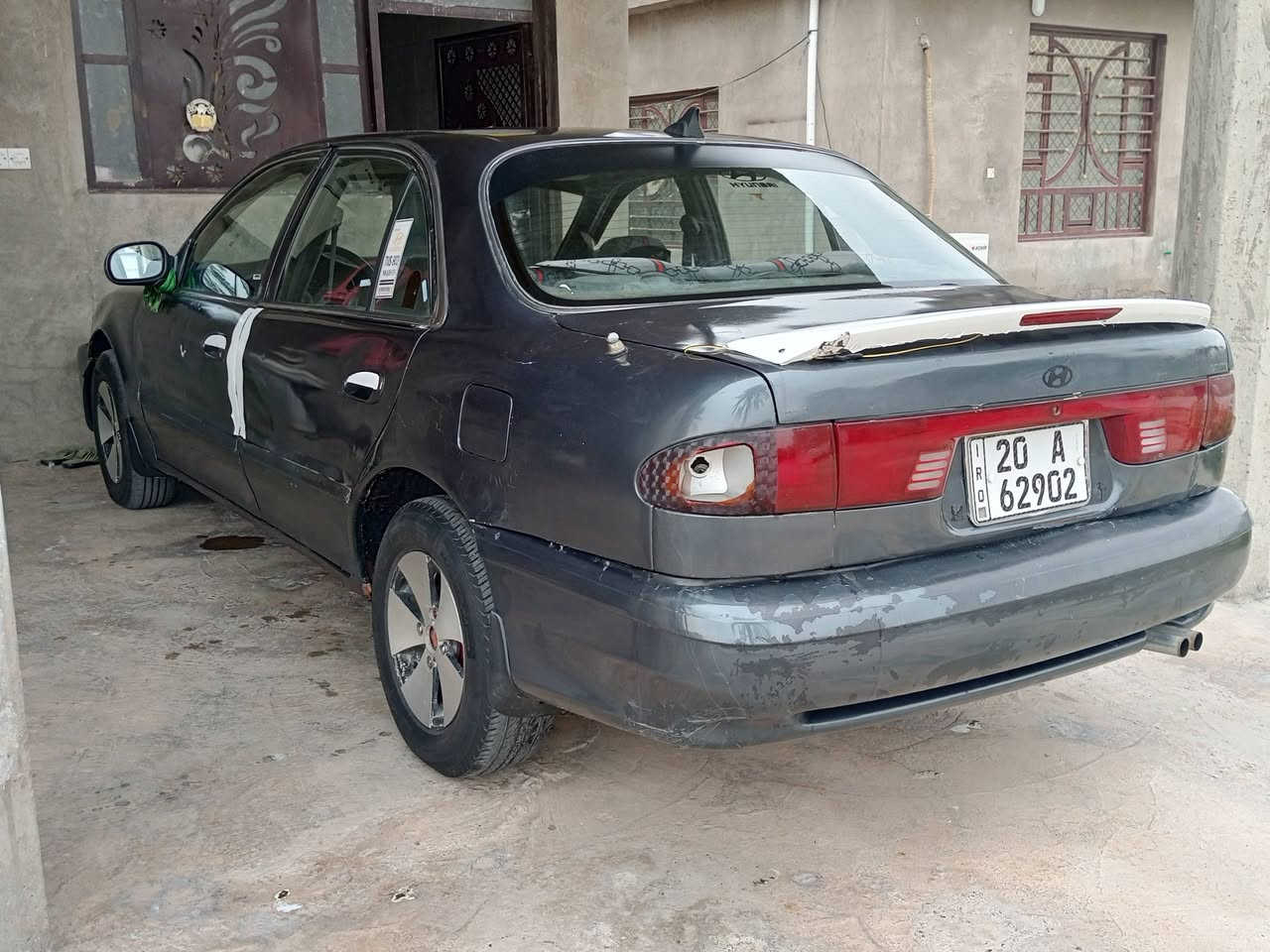 السلام عليكم سوناتا 2 موديل 95 مكينة أو كير حاوي صدر خلفي امامي جديد تخم تيرات جديد  تخم ويل جديد لايت عليه نصي شغال رقم ديالى دولي سنويه ال 2028 سيارة خير من الله كهربائية شغال شواصي قطرت لحيم ما بيهه تبريد ثلج مكينه 2000 السعر 43 وبي مجال ال شهراي اتصل على رقم ***********
