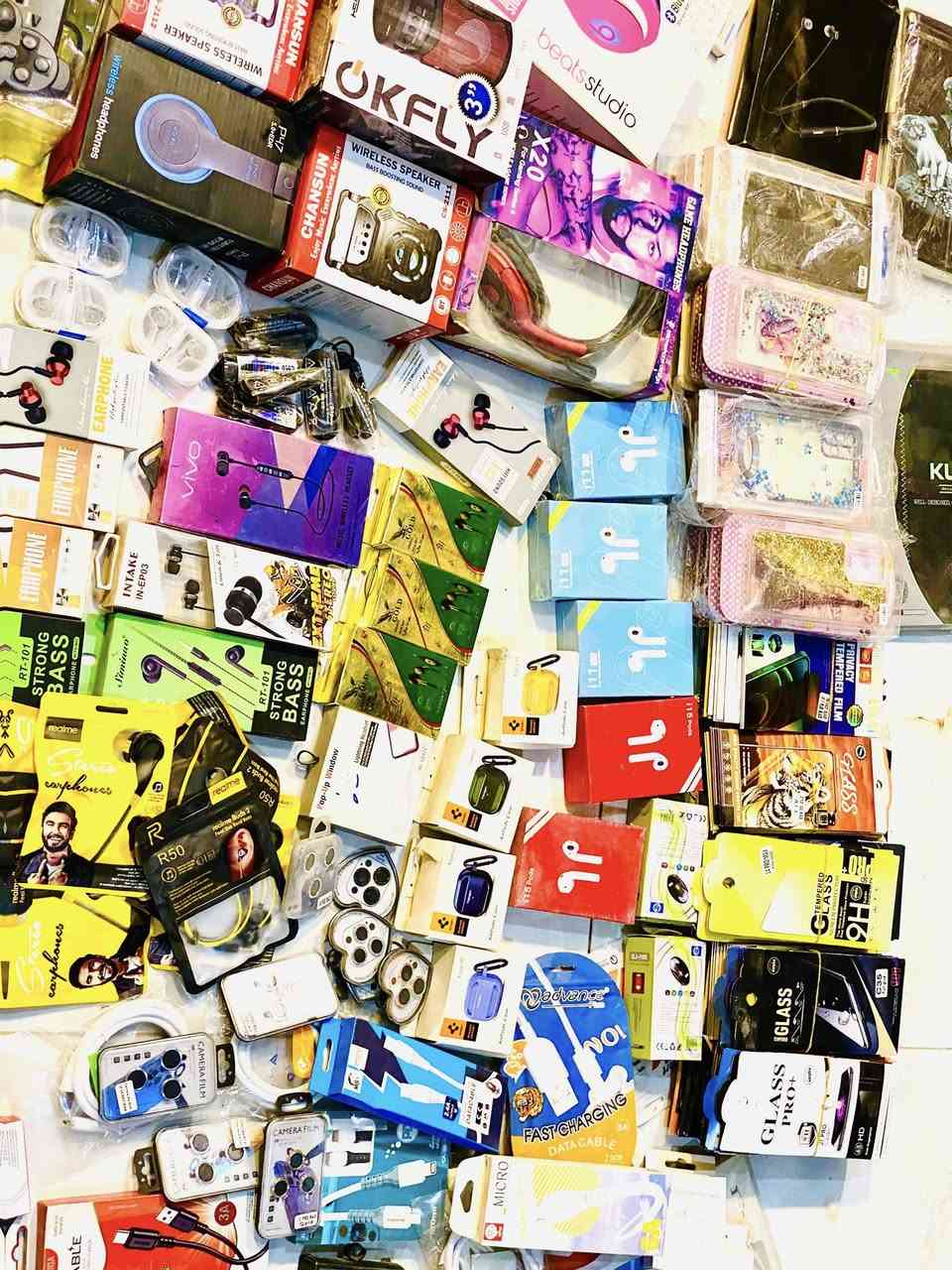 شلعة تعزيله اكسسوارات  400 قطعة   يوجد توصيل جميع محافظات    للتواصل واتساب ***********
