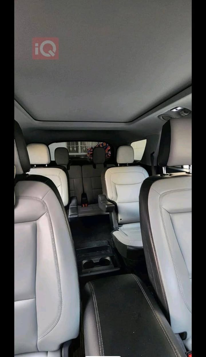 فورد اكسبلور موديل 2021 
فول مواصفات فورويل 
xlt 
حجم المحرك 4 سلندر توربو(2.3L)

عداد المسافة 123000كيلو
كوشنات   VIP  عدد المقاعد 7
كود ابواب
بصمة تشغيل
بصمة ابواب
تشغيل عن بعد (Remote Start)
صندوق شفط كهربائي  
فتحة سقف بانوراما 
كشنات جلد
كشنات تدفئة
استيرن تدفئة
رادار أمامي(تحديد مسار)
رادار جانبي (نقاط عمياء)
رادار خلفي(تحذير من الاصطدام)
حساسات خلفية+ كاميرا
كير ماوس
اوتو هولد Auto hold
أوتو ستارت Auto start
أوتو ستوب Auto Stop
هاند بريك بصمة
تبريد مركزي 
شاشة كبيرة لمس 
‏Apple Car Play
‏Android Auto
تحكم وضعيات القيادة (Drive Modes)
مانع انزلاق+ABS
تحكمات استيرن
منافذ USB+AUX
للأستفسار ***********
