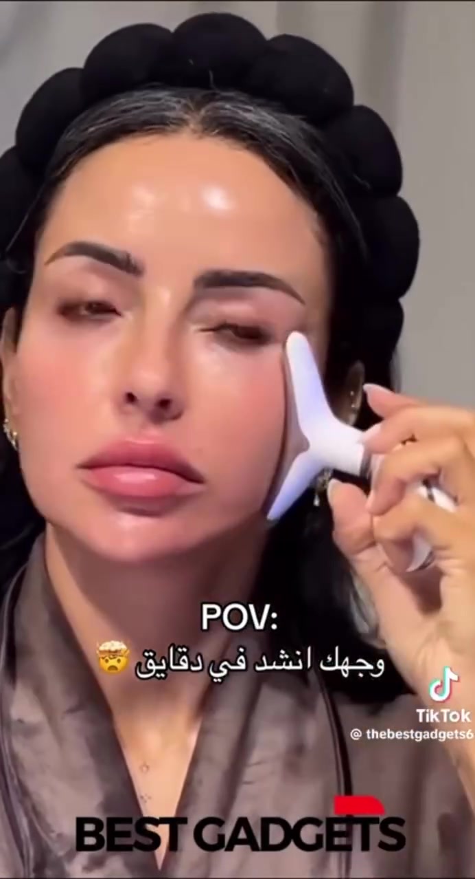 جهاز تدليك شد للوجه TBPHP يعمل بتقنية TBPHP اللاسلكية للعناية بالبشرة يمكن استخدام جهاز تدليك الوجه مع الكريمات أو المستحضرات لمساعدة البشرة على امتصاص الكريم أو المستحضر بشكل أسرع وأكثر اكتمالًا.
المميزات والفوائد

مناسبة للوجه والرقبة والذراعين والكتفين
يمكن استخدامه مع الكريمات أو المستحضرات لامتصاص أفضل
مدمجة وخفيفة الوزن لقابلية النقل
مثالية كهدية مع تغليف ذكي
عملية آمنة وسهلة مع وضعي تدليك
مناسبة لكل من الرجال والنساء


**إذا كنت صاحب هذا الإعلان وتريد حذفه لأي سبب، رجاءا أرسل رسالة إلى الدعم الفني**