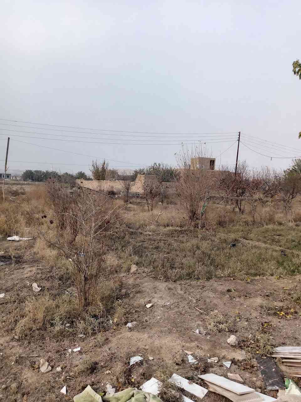 #السلام #عليكم #البيت #معروض #لبييع
البيت يتكون من غرفتين +هول +//ستقبال +ديوان وكلدور سقوف ثانويه // +مطبخ  ستقبال وديوان وكلدور سيراميك حمامات خارج سيراميك  الباقي صب ناعم 
#المساحه 3000 متر  وشويه  بضهر البيت خان +مخزن واضح بصور  
#الموقع #الجزيره #قريه #المراسمه 
أللاستفسار (***********)   (***********)
