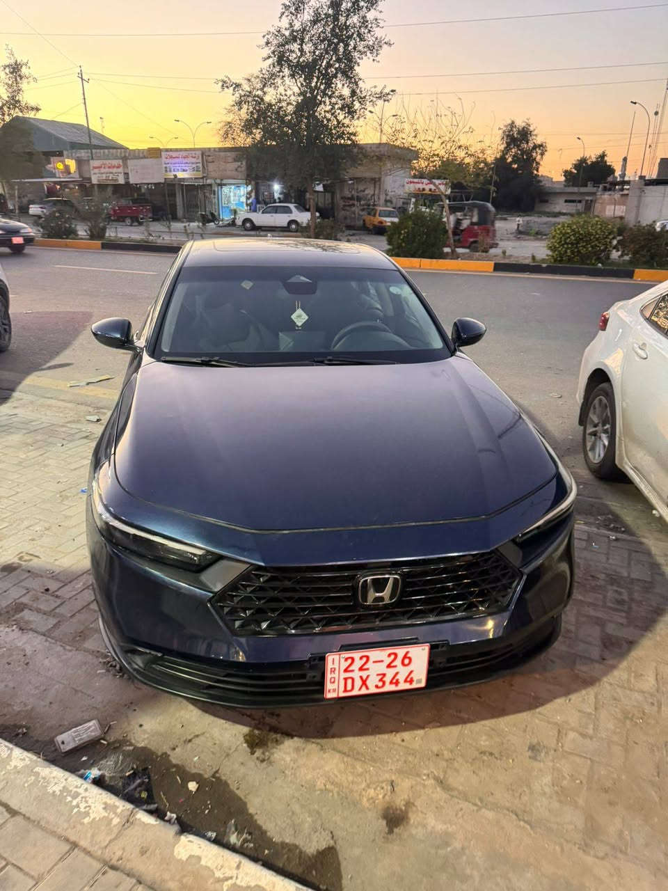 هوندا  اكورد 2024
بانزين رقم كاتي شمالي 
مصابيح LED أمامية .
كاميرا خلفية.
حساسات اصطفاف 
نظام المحافظة على المسار.
فرملة طوارئ تلقائية.
شاشة معلومات مع دعم Apple CarPlay وAndroid Auto.
مكيف أوتوماتيك
✅ ناقل حركة CVT.
✅ تشغيل بصمة (Smart Key).
✅ مثبت سرعة راداري.
✅ نظام الحفاظ على المسار.
✅ فرملة طوارئ تلقائية.
✅ كاميرا خلفية.
✅ شاشة وسطية 
بغداد  حي الجهاد 
***********
السعر ١٤٥

