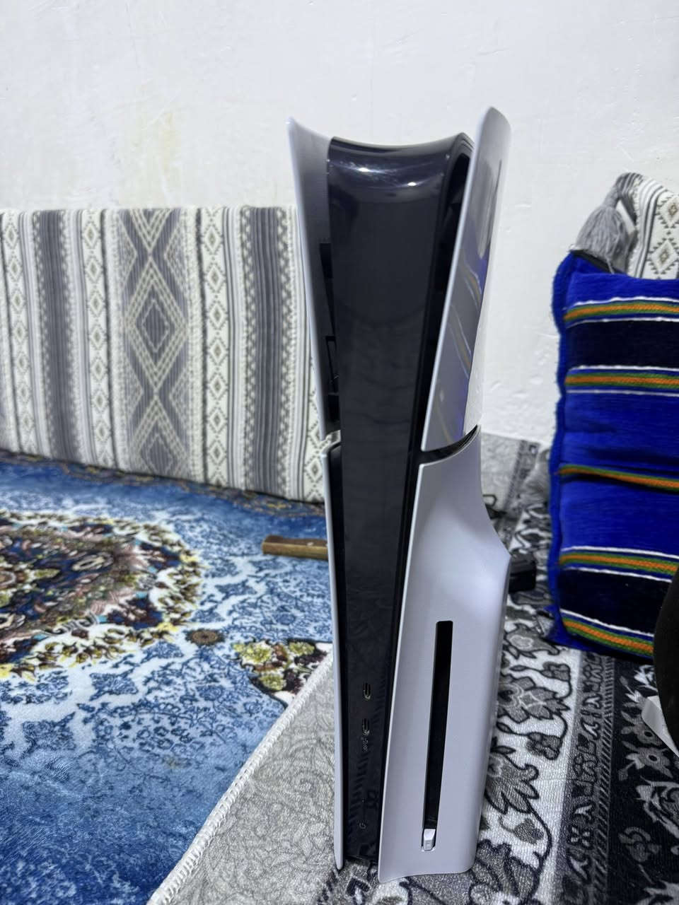 سلام عليكم بلي5سلم نضافه مثل ماموضح بلصور برغي مامفتوح بي ذاكره 1تيره مع ubsاوف لاين ويدلت ثنين وحده الكير ماله واكف والثانيه شغاله مابي شي مع اقراص ثنين gta وفيفا٢٤ ويه كارتونه 

السعر 750 وبي مجال حك الجيه رقم الهاتف بي واتساب 

‭+٩٦٤ ٧٧٧ ٩٥٨ ٨٤٥٦‬

العنوان البصره المعقل
