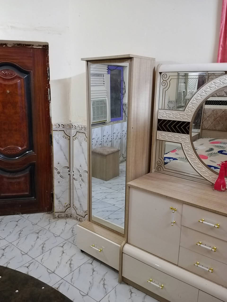 آلُـۜسـۨۚ(✋)ــِۖلُأمٌ ؏ـليۜـ(💜)ـكم غرفه 🇹🇷تركي للبيع نضافة مثل ماواضح بل صورة  9قـــطع اي استفسار خاص او انتصال عل رقم 🌹 ‏‪***********‬‏🌹اذ مو شراي ارفع المنشور بصلات على محمد 🌺
