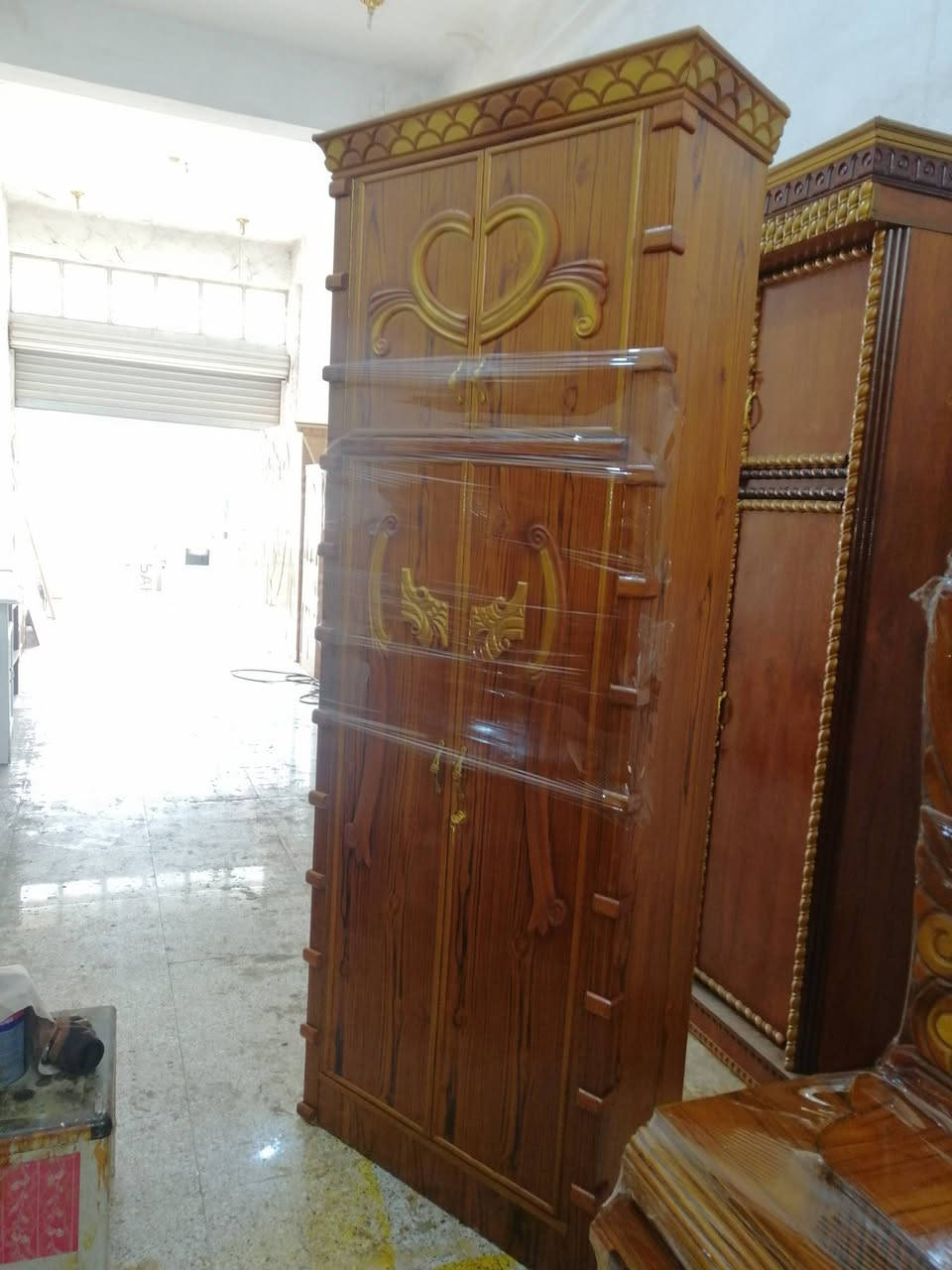 السلام عليكم غرفه للبيع ٦باب طابقين صاج ظهر جرجوبه نظيفه جدا السعر ٨٧٥ الف وبيه مجال العنوان بعقوبه كاطون الرازي شارع ابو رباح قرب مرطبات لسيد مزاد ابو كرار الغريباوي ***********
