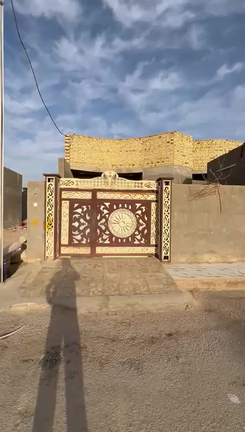 دار للبيع المساحة ٢٥٠ متر
طابق واحد المكان مجمع حجي حسن المسيج الأول في الجمعيات السعر ١٥٠ وبيه مجال للشراي 
الاتصال على الرقم 
***********
