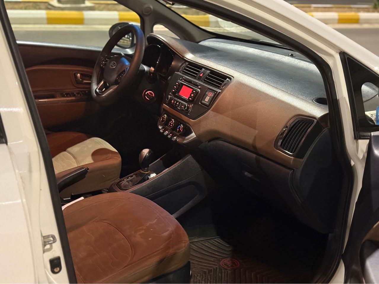 كیا ڕیۆ مۆدێل ۲٠۱۳ خلیجی بێ بۆیاخ كەمێك وردەی هەیە ناوخەنەیی لایت لید بەگلایت لید ویل گەورە گێڕو مەكینە بەشەرت بێ سەرف بێ بوخار بێ سەوت گەرمی و ساردی بەشەرت تایەی لۆك پاتری تازە نرخی كۆتایی ۸٤ گەڵا كۆتایی هیچ كەمتر نابێت *********** السليمانية, العراق
