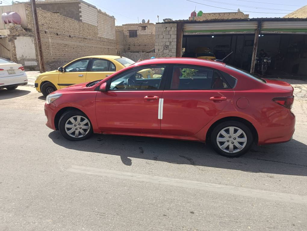 س ع 
ريو 2018 امريكي حادث قبق الصندوك مبدل بجم كبس وبيها رشات صبغ 
جاهزه كير AT ومحرك 1600وتبريد وحداديه جاهزه 
سياره مواصفات عاديه وشاشه زغيره وتحكم رقمها بابل مشروع وطني  حره باسمي  تحويل مباشر السعر 88
مكاني ناصريه المركز *********** ناصرية, ذي قار
