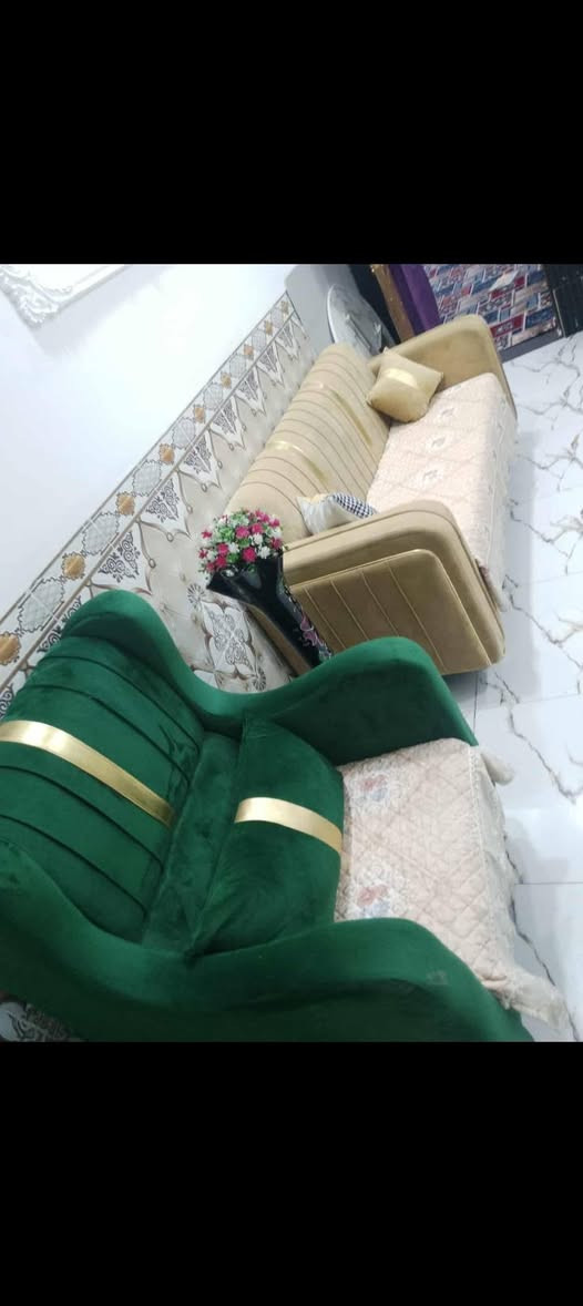 السلام عليكم عندي تخم للبيع عشره مقاعد جديد مامستعمل السعر 400وبيه مجال االاستفسارعلى هذا الرقم***********
