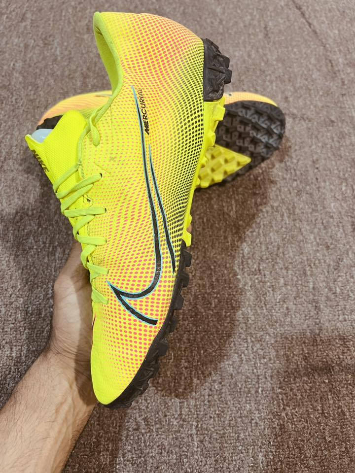 تحفه شررط الاصدار المقروض
ميوركال 
اصلي باله 
قياس43 ونص
اولئ شرط 
اسم مستخدم 
السعر خاص 
توصيل موجود 
واتساب متوفر 
***********
