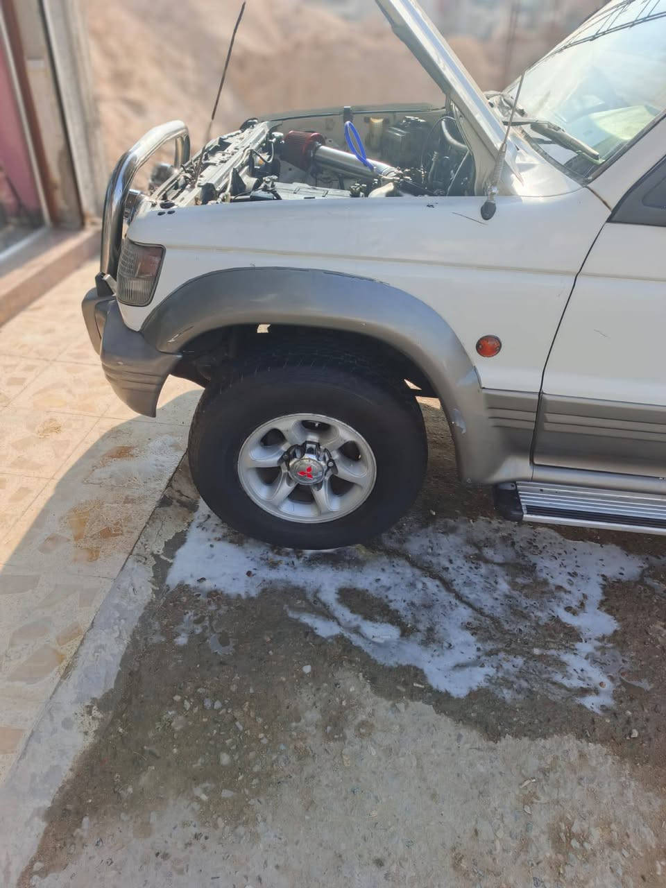 سلام عليكم باجيرو ربع تك باب موديل 1995 السياره بلاديه مكينه فيفيتي 2500 مكينه خير من الله رقم بغداد عندي وكاله عامه شرط التحويل    (العنوان البصره ابو لخصيب حمدان) سعر 65 وبيه مجال *********** ( مكلف بل نشر)
