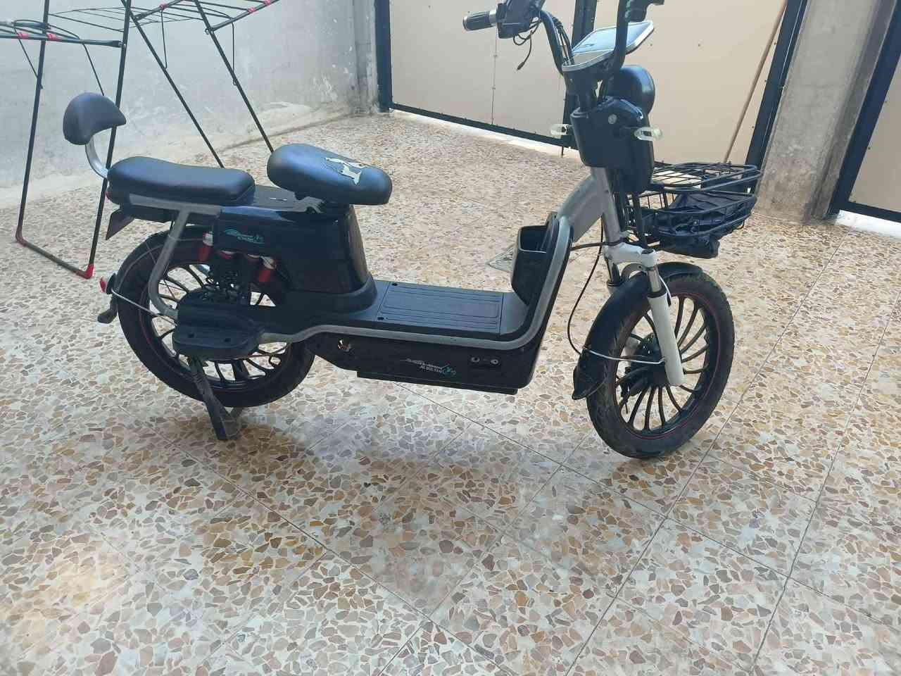 ماطور شحن للبيع والله اخذتو جديد ب600 بس يعوزو باتري واحد واكف وشاحنه يعوزو ب 300 الف وبيه مجال بسيط


**إذا كنت صاحب هذا الإعلان وتريد حذفه لأي سبب، رجاءا أرسل رسالة إلى الدعم الفني**