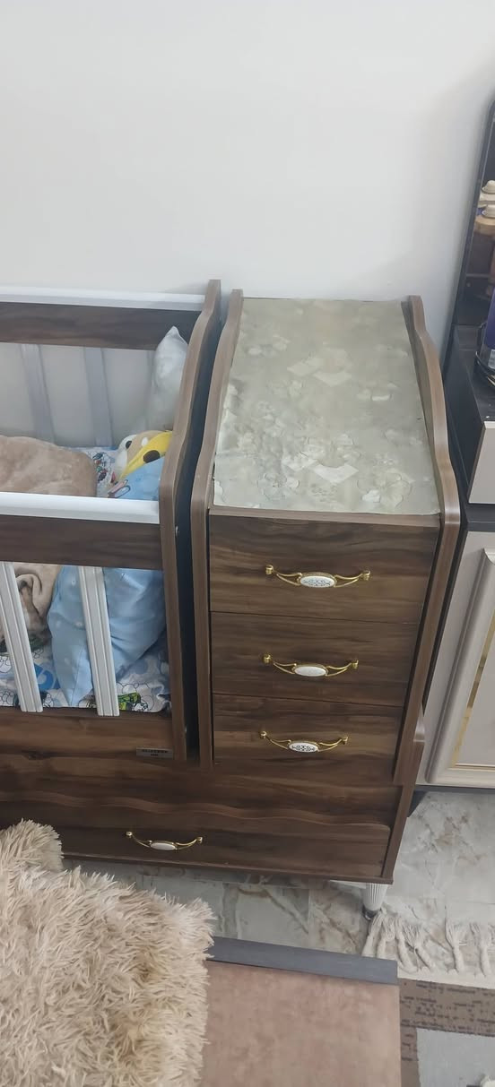 سلام عليكم جرباية مستعملة نضيفة كلش ب٩٠ مكاني بغداد الاسكان ***********
