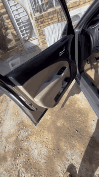 سلام عليكم  سياره للبيع جارجر موديل 14 سياره حلوه نظيفه الالوان العماره السعر 170 هذام اتصل عليه وتدلل ***********
