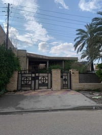 دار للبيع 700 متر واجه 17/5 نزال 39 بناء كلاسيكي يعتبر قطعة ارض غزالية...