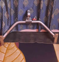 درع هايلوكس للبيع + براغي كاملة على شرط ستيل أصلي ثقيل السعر 80 ألف وا...